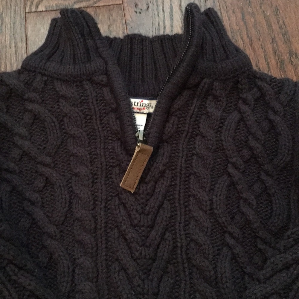 Hartstrings Sweater - Picture 2 of 3